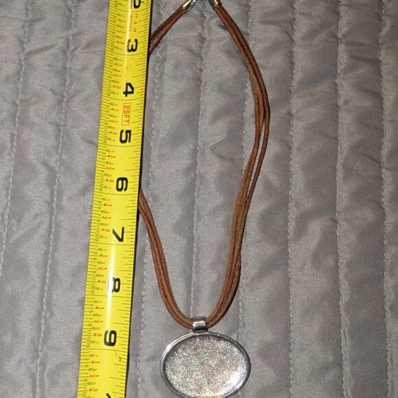 $1 with Bundle ~ Leather Cord Necklace with Leopard Print Oval Pendant 5441 A - Picture 4 of 4